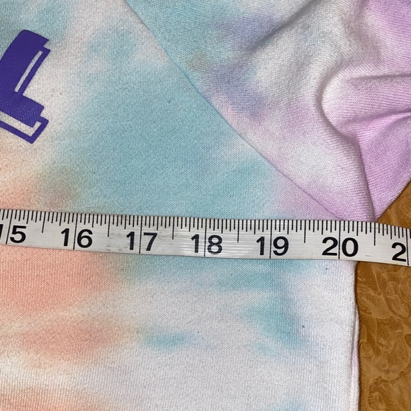 5/$50 Peanuts Tie-Dye Cropped Sweatshirt with Snoopy and Woodstock Size Large - Picture 8 of 10